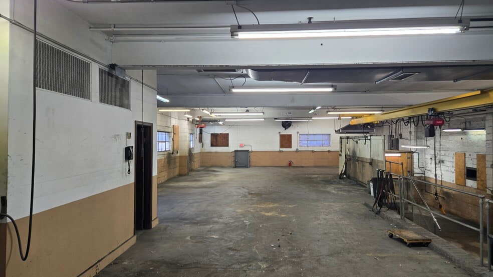 More Photos Of 531 Pennsylvania Ave, Linden Manufacturing For Sale