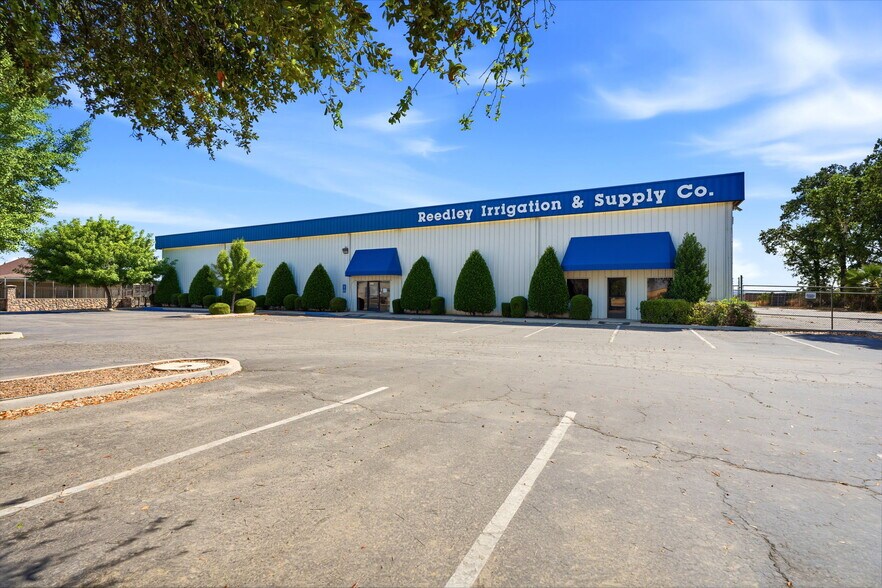More Photos Of 1260 Buttonwillow Ave, Reedley Warehouse For Sale