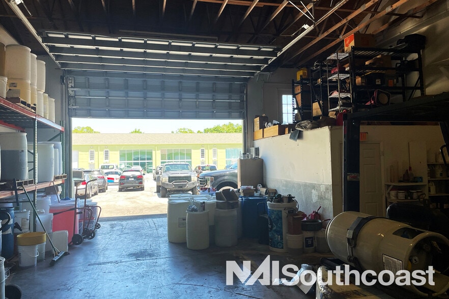 More Photos Of 2190 NW Reserve Park Trace, Port Saint Lucie Showroom For Lease