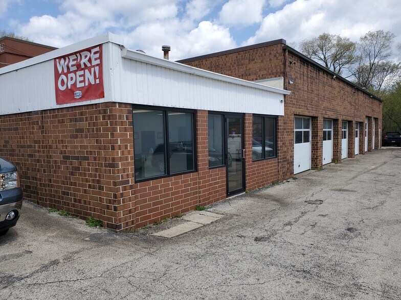 More Photos Of 1406 N Milwaukee Ave, Libertyville Auto Repair For Sale