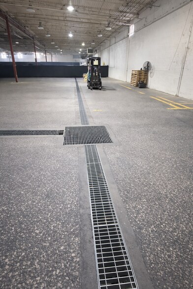 More Photos Of 1721 Dove St, Port Huron Warehouse For Lease