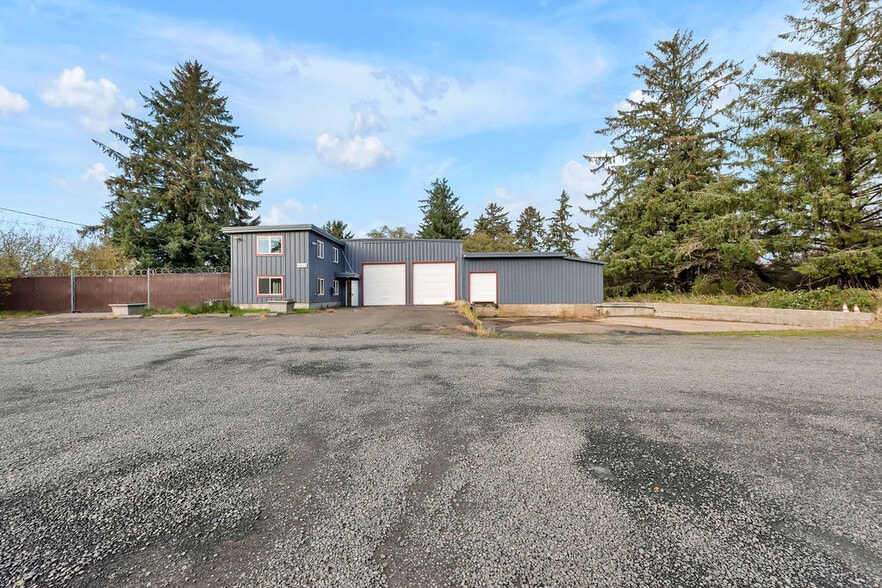 More Photos Of 1425 SE 9th St, Warrenton Warehouse For Lease