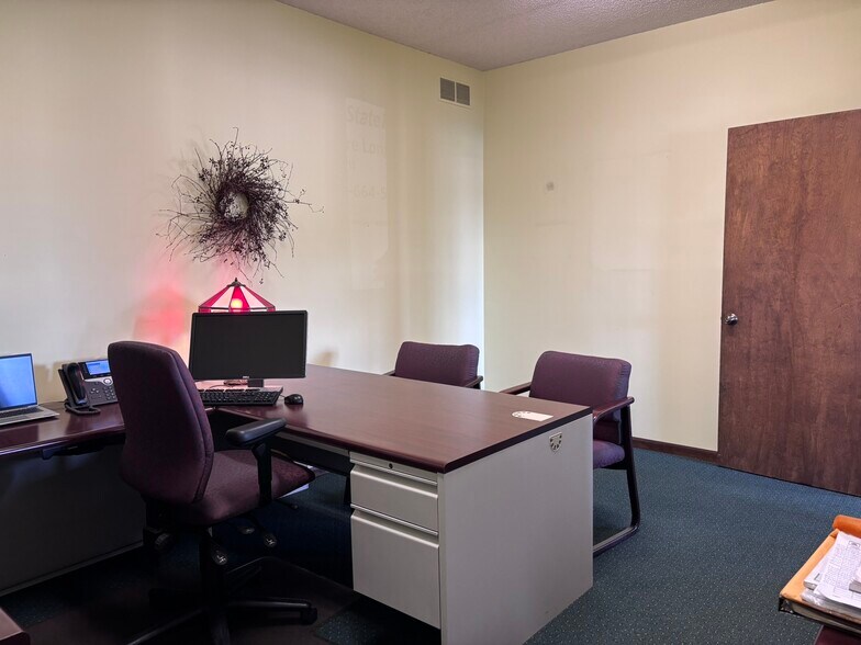 More Photos Of 814 S Main St, Lapeer Freestanding For Lease