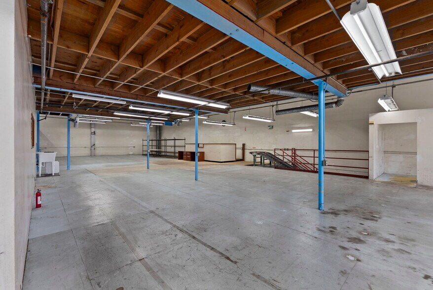 More Photos Of 500 Alakawa St, Honolulu Warehouse For Lease