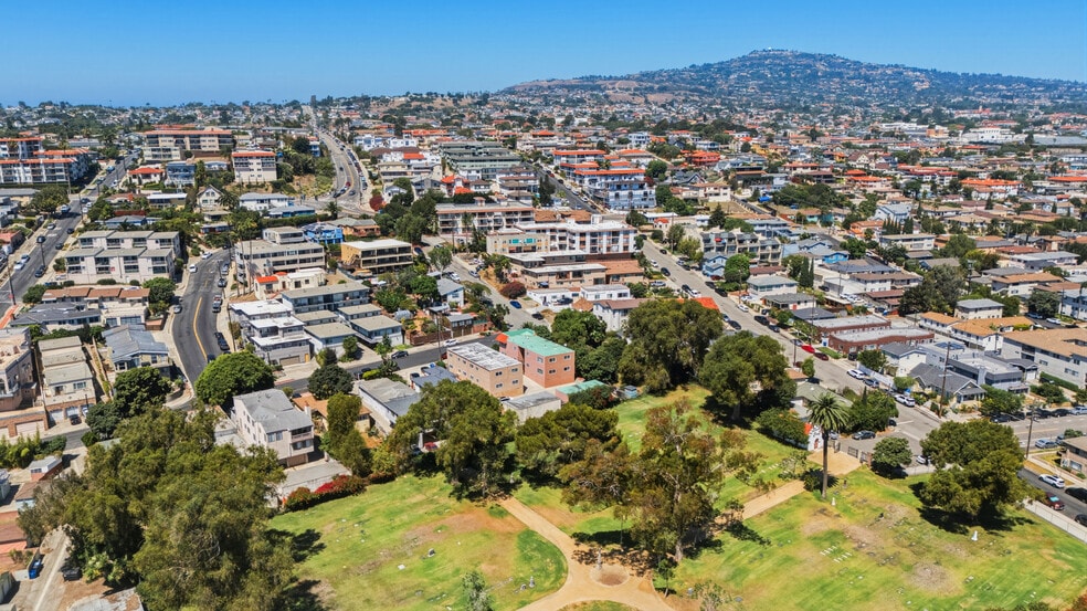 More Photos Of 2404 S Carolina St, San Pedro Apartments For Sale