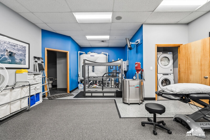 More Photos Of 11260 Old Seward Hwy, Anchorage Office For Sale