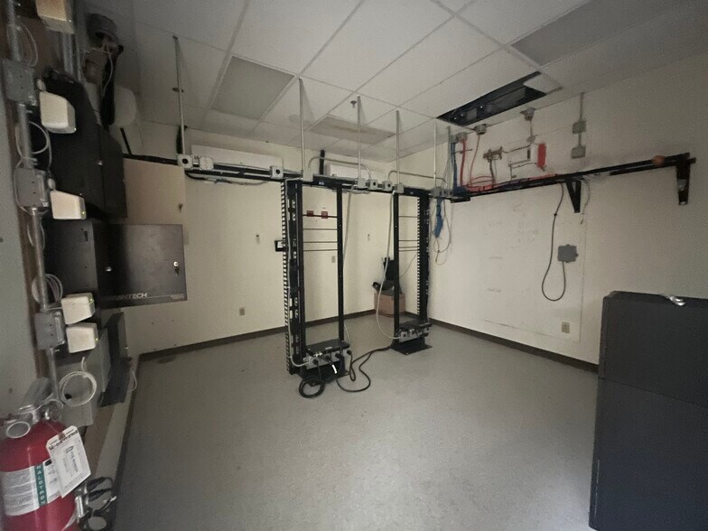 More Photos Of 5120 W Waters Ave, Tampa Manufacturing For Sale