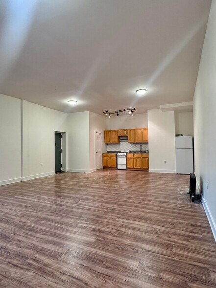 More Photos Of 210 Humboldt St, Brooklyn Apartments For Lease
