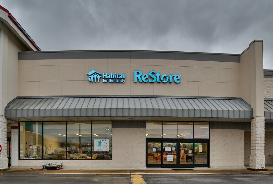 More Photos Of 9408 Apison Pike, Ooltewah Storefront For Lease