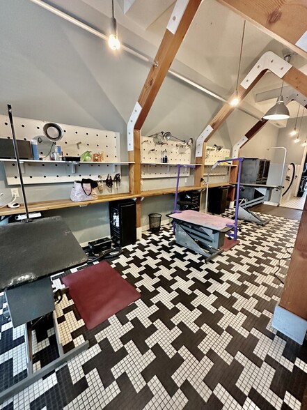 More Photos Of 235-239 Sound Beach Ave, Old Greenwich Freestanding For Lease