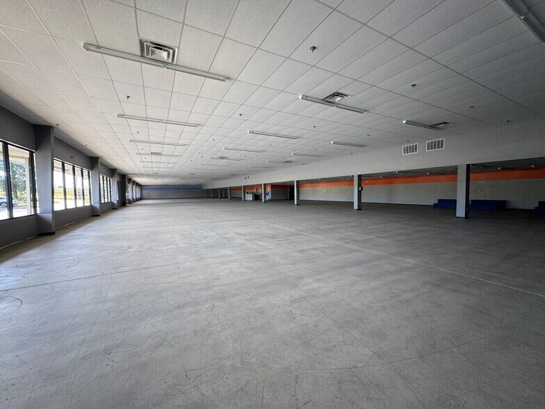 More Photos Of 6527 Warden Rd, North Little Rock Freestanding For Lease