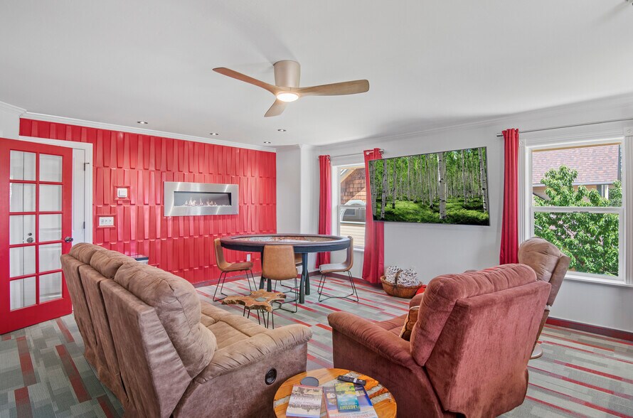 More Photos Of 303 W Juniper Ave, Flagstaff Hospitality For Sale