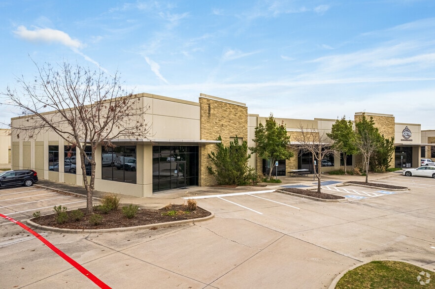 More Photos Of 6601 Cascades Ct, The Colony Unknown For Sale