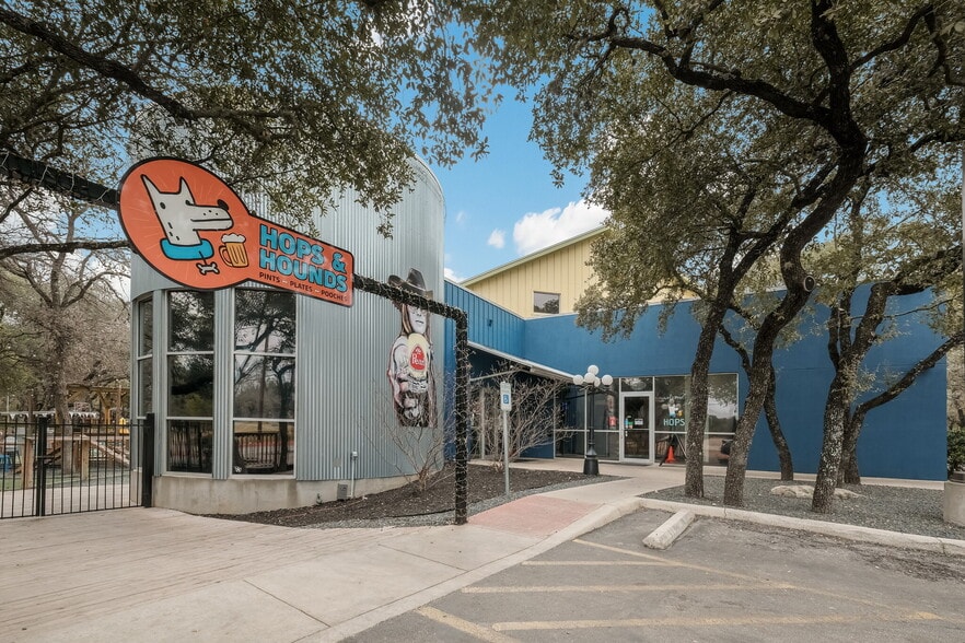 More Photos Of 13838 Jones Maltsberger Rd, San Antonio Restaurant For Sale
