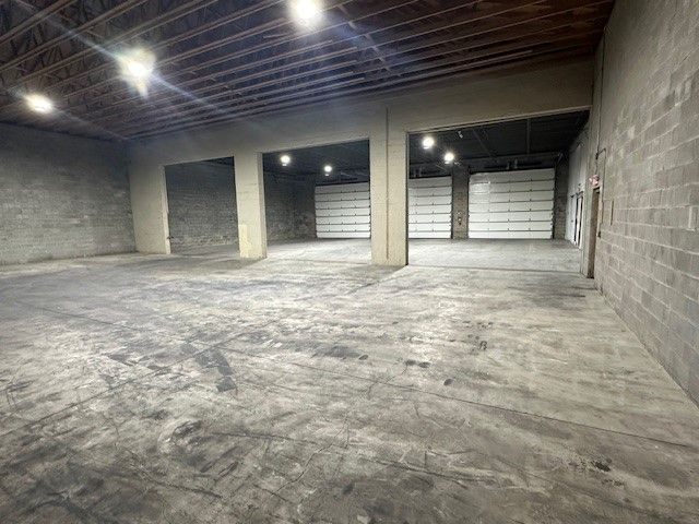 More Photos Of 238 Globe St, Radcliff Distribution For Lease