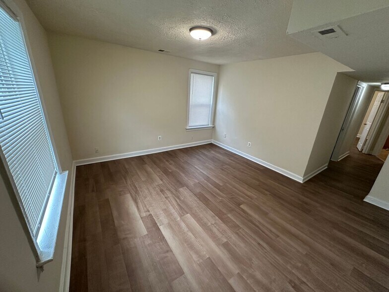 More Photos Of 2801 Jasper St SE, Washington Apartments For Sale