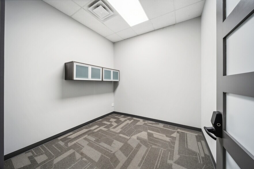 More Photos Of 219 E Rogers Blvd, Skiatook Storefront Retail Office For Sale