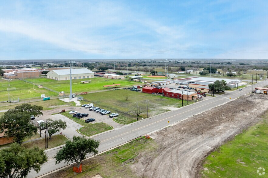 More Photos Of 150 Stadium Dr, Alice Land For Lease