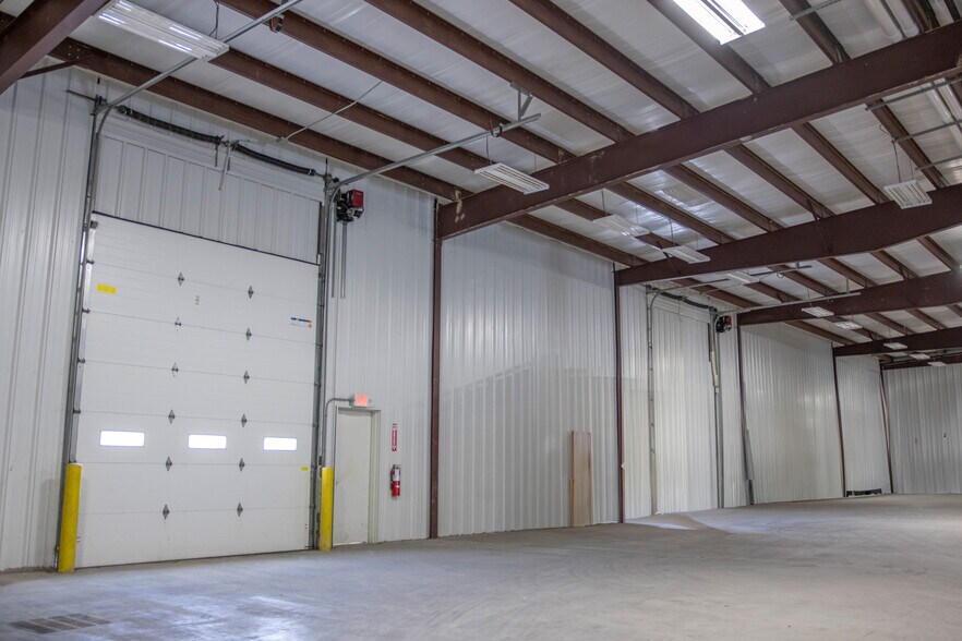 More Photos Of 21 Salerno Dr, Hudson Warehouse For Lease