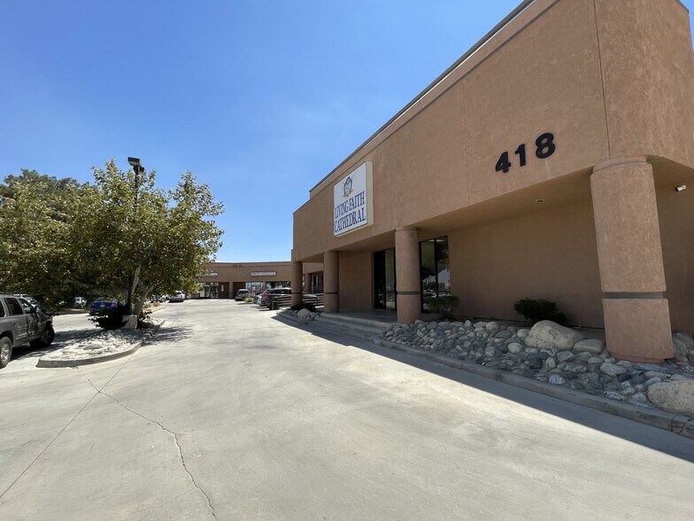 More Photos Of 408-418 W Avenue J, Lancaster General Retail For Lease