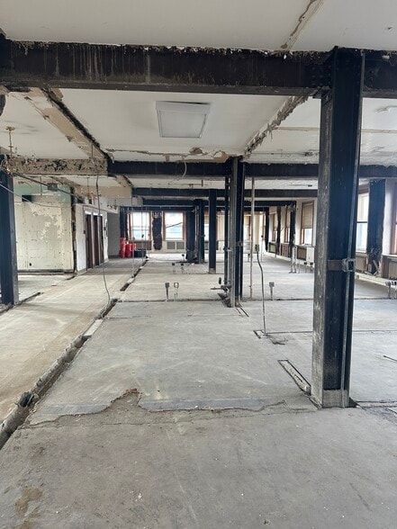 More Photos Of 11 Lincoln Way W, Massillon Office For Sale