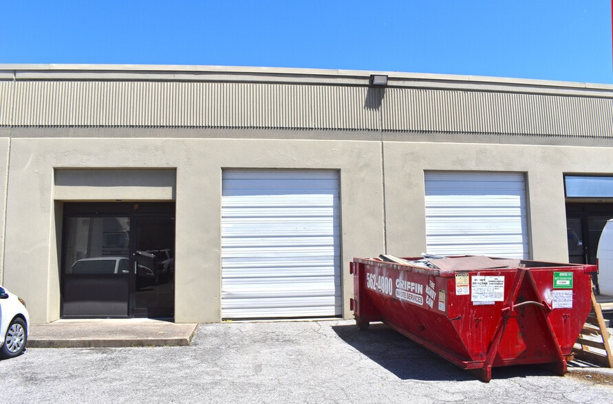 More Photos Of 209 River Hills Dr, Nashville Warehouse For Lease