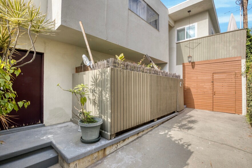 More Photos Of 1507 Berkeley St, Santa Monica Apartments For Sale