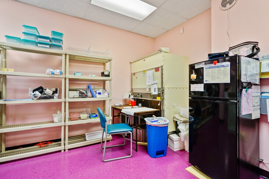 More Photos Of 4437 Brookfield Corporate Dr, Chantilly Office For Sale