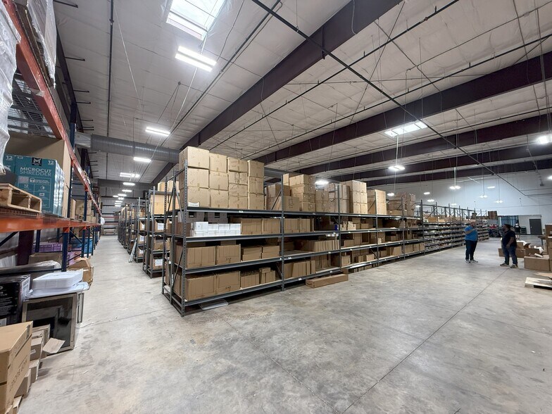 More Photos Of 282 W Hudson Rd, Rogers Flex For Lease