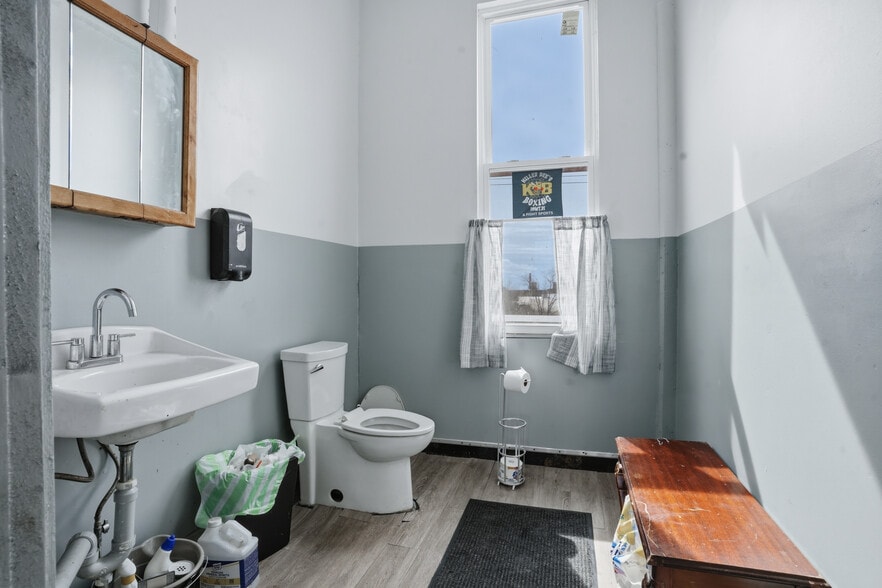 More Photos Of 120 Webster St, Pawtucket Manufacturing For Sale