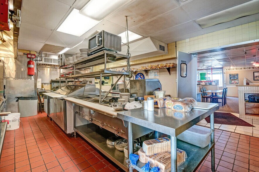 More Photos Of 1565 Marion-Waldo Rd, Marion General Retail For Sale