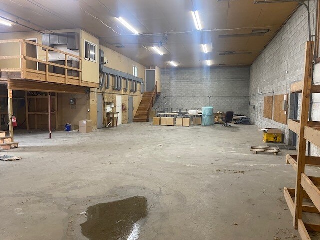 More Photos Of 728 McKendrick, Grand Rapids Manufacturing For Lease