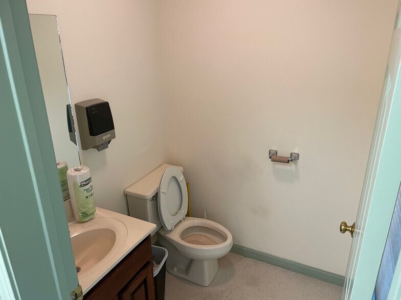 More Photos Of 434-440 Route 134, Dennis Medical For Sale