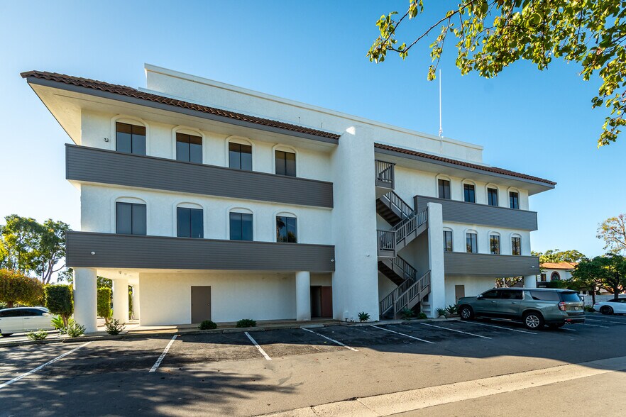 More Photos Of 501 W Channel Islands Blvd, Port Hueneme Loft Creative Space For Lease