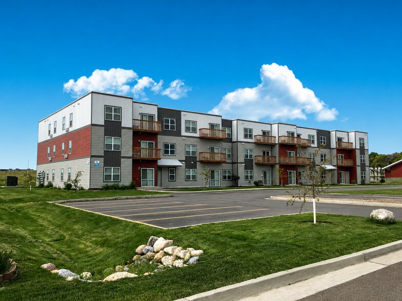 More Photos Of 509 Hunters Run St, Watford City Apartments For Sale