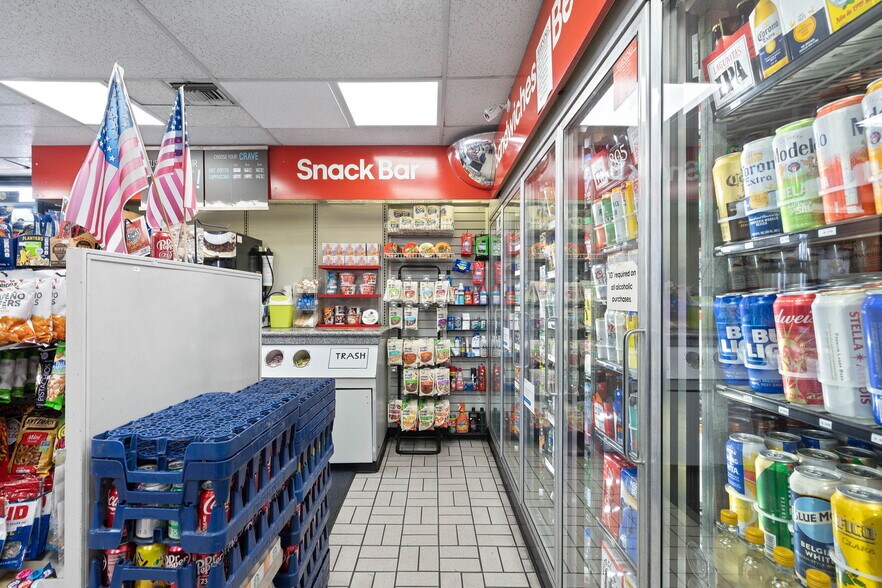 More Photos Of 5560 Van Nuys Blvd, Sherman Oaks Service Station For Sale