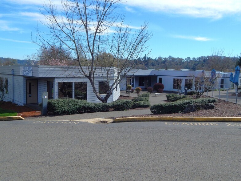 More Photos Of 272 Medical Loop, Roseburg Office For Sale