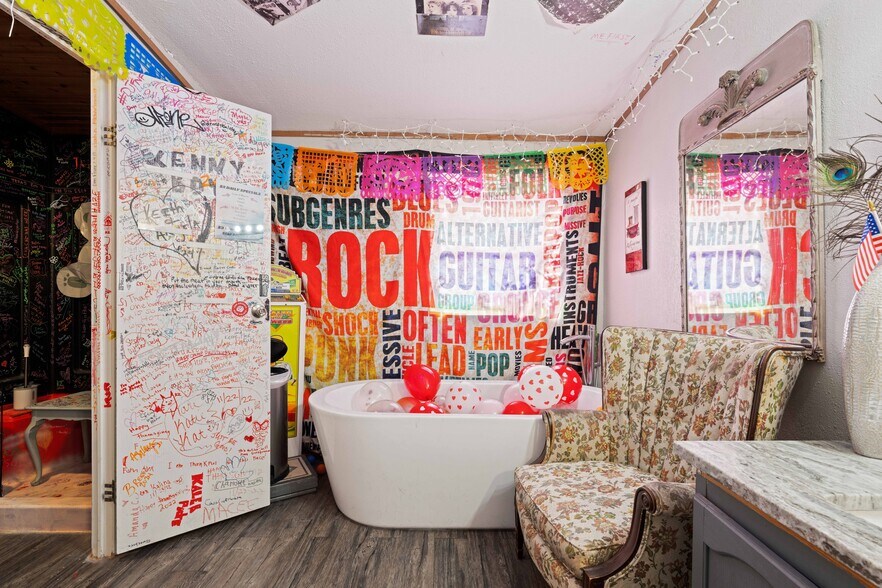 More Photos Of 33855 Blanco Rd, Bulverde Bar For Sale