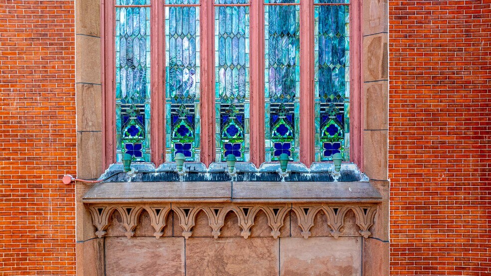 More Photos Of 15 Chestnut St, Portland Specialty For Sale