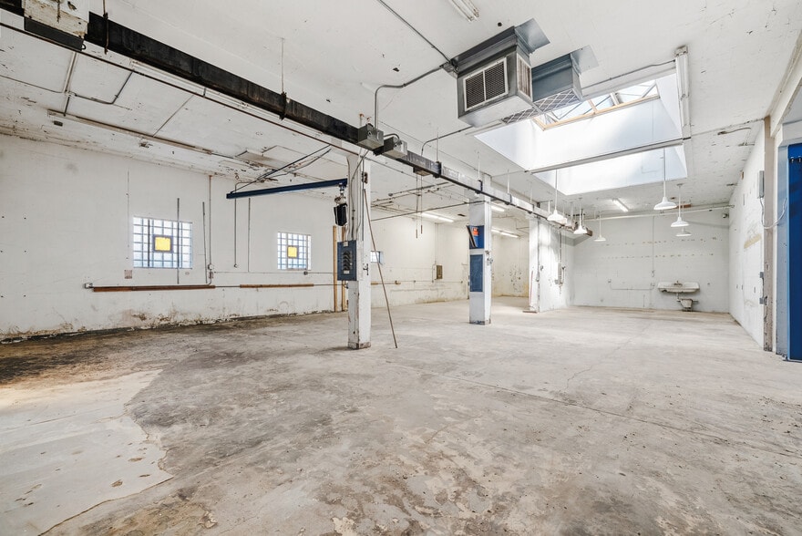 More Photos Of 292 Walnut St, Saint Paul Manufacturing For Lease