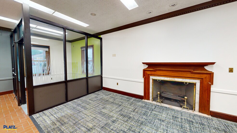 More Photos Of 3516 S Meridian Rd, Youngstown Bank For Sale