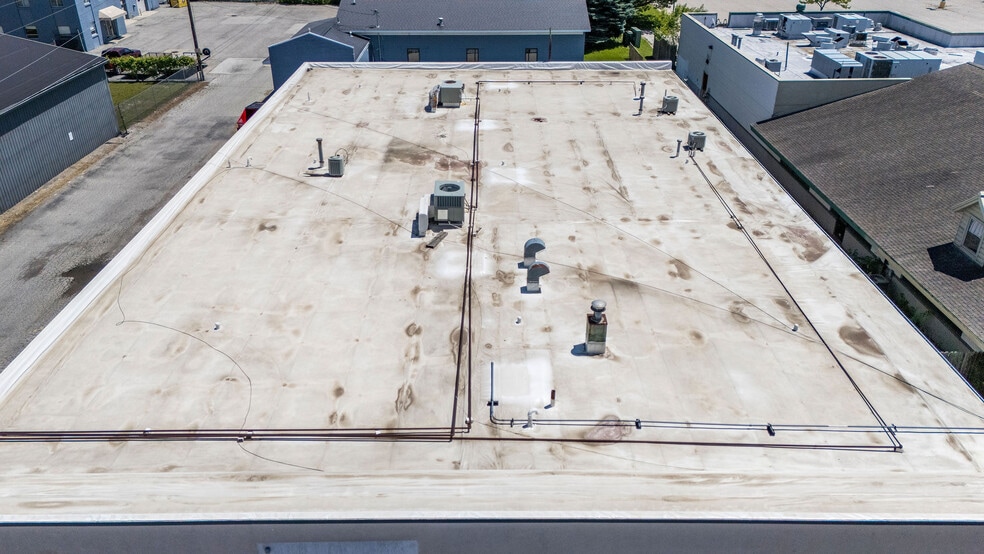 More Photos Of 3220 Bay Rd, Saginaw Storefront For Sale