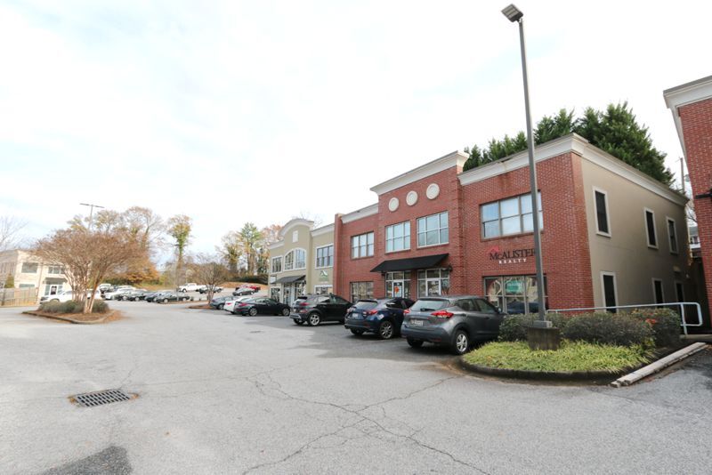More Photos Of 955 W Wade Hampton Blvd, Greer Office For Lease
