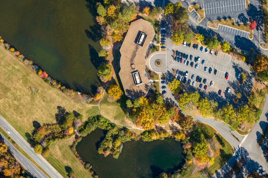 More Photos Of 2820 Waterford Lake Dr, Midlothian Office For Lease