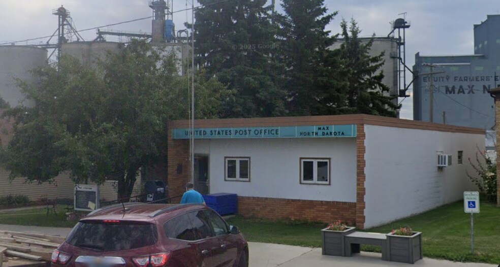 More Photos Of 211 Main St, Max Post Office For Sale