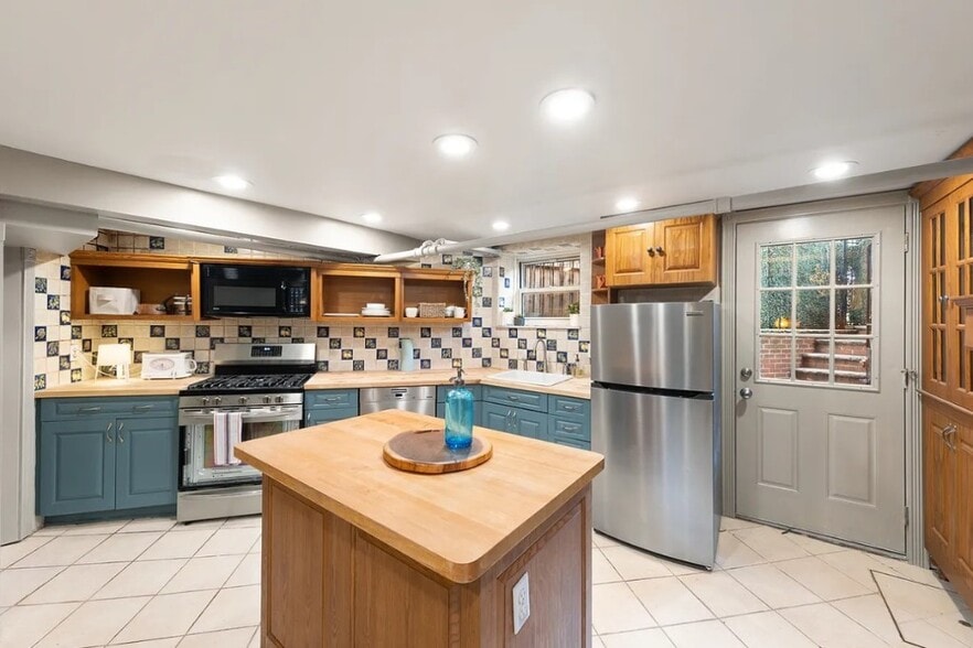 More Photos Of 664 Henry St, Brooklyn Apartments For Sale