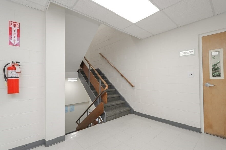 More Photos Of 235 Chestnut St, Springfield Office For Lease