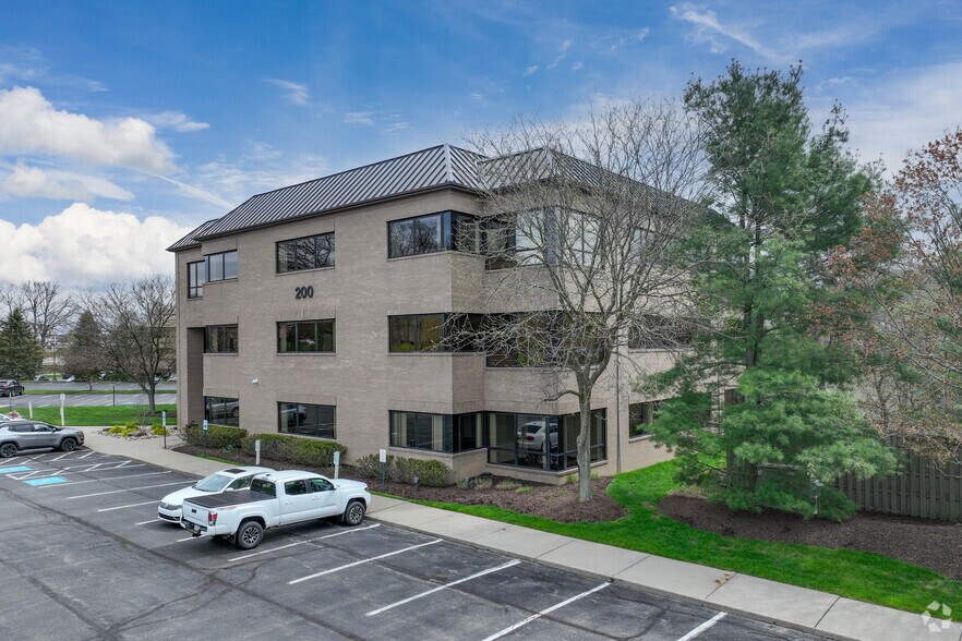 More Photos Of 200 Northpointe Cir, Seven Fields Office Residential For Lease