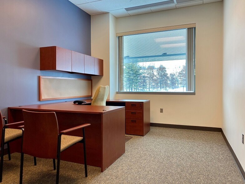 More Photos Of 850 Cranberry Woods Dr, Cranberry Township Schools For Lease