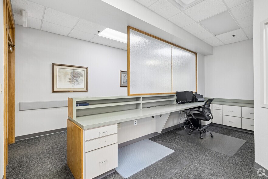 More Photos Of 4920 SW Lee Blvd, Lawton Medical For Sale